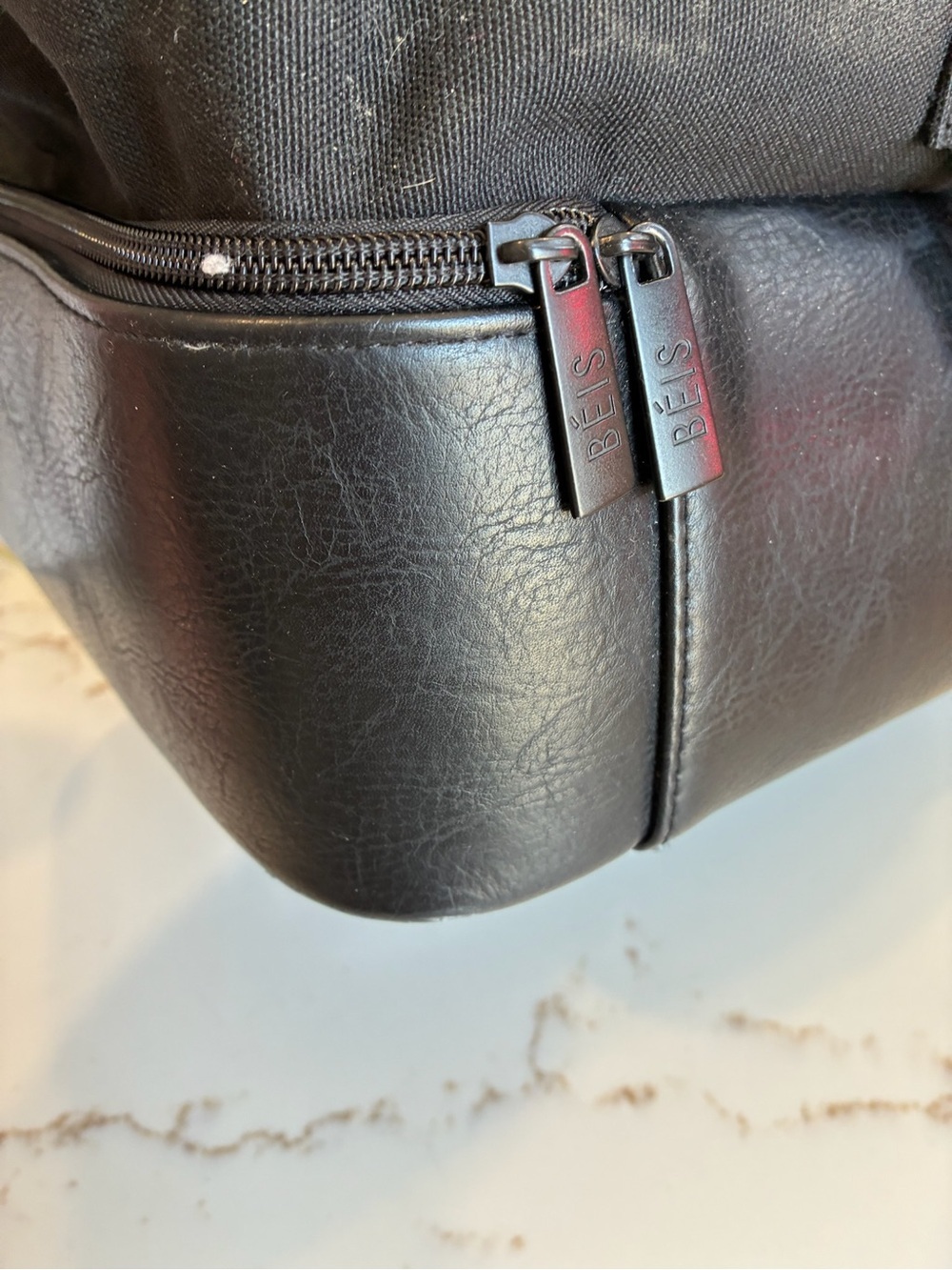 Beis Weekend Travel Bag - Picture 4 of 4